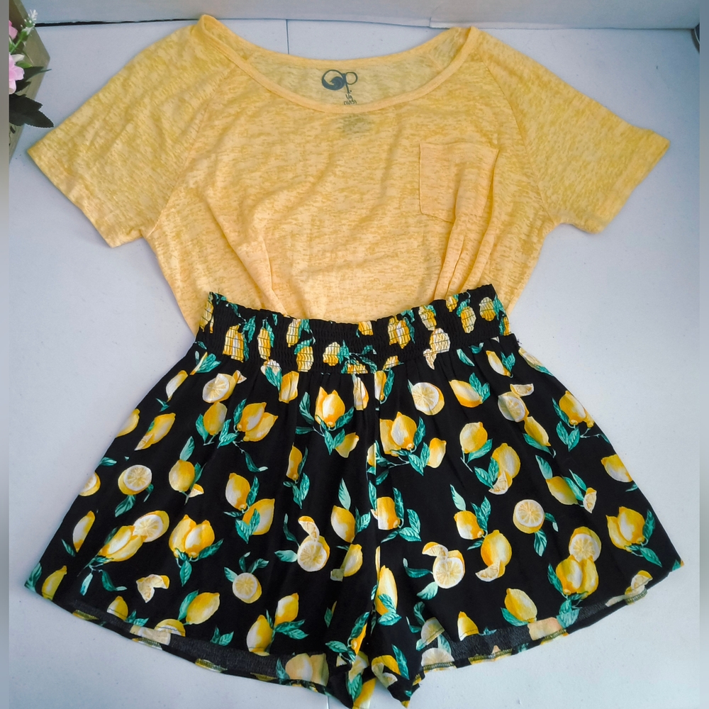 PINK By Victoria's Secret High Waist Lemon Print Shorts + Op T-Shirt Size M/L